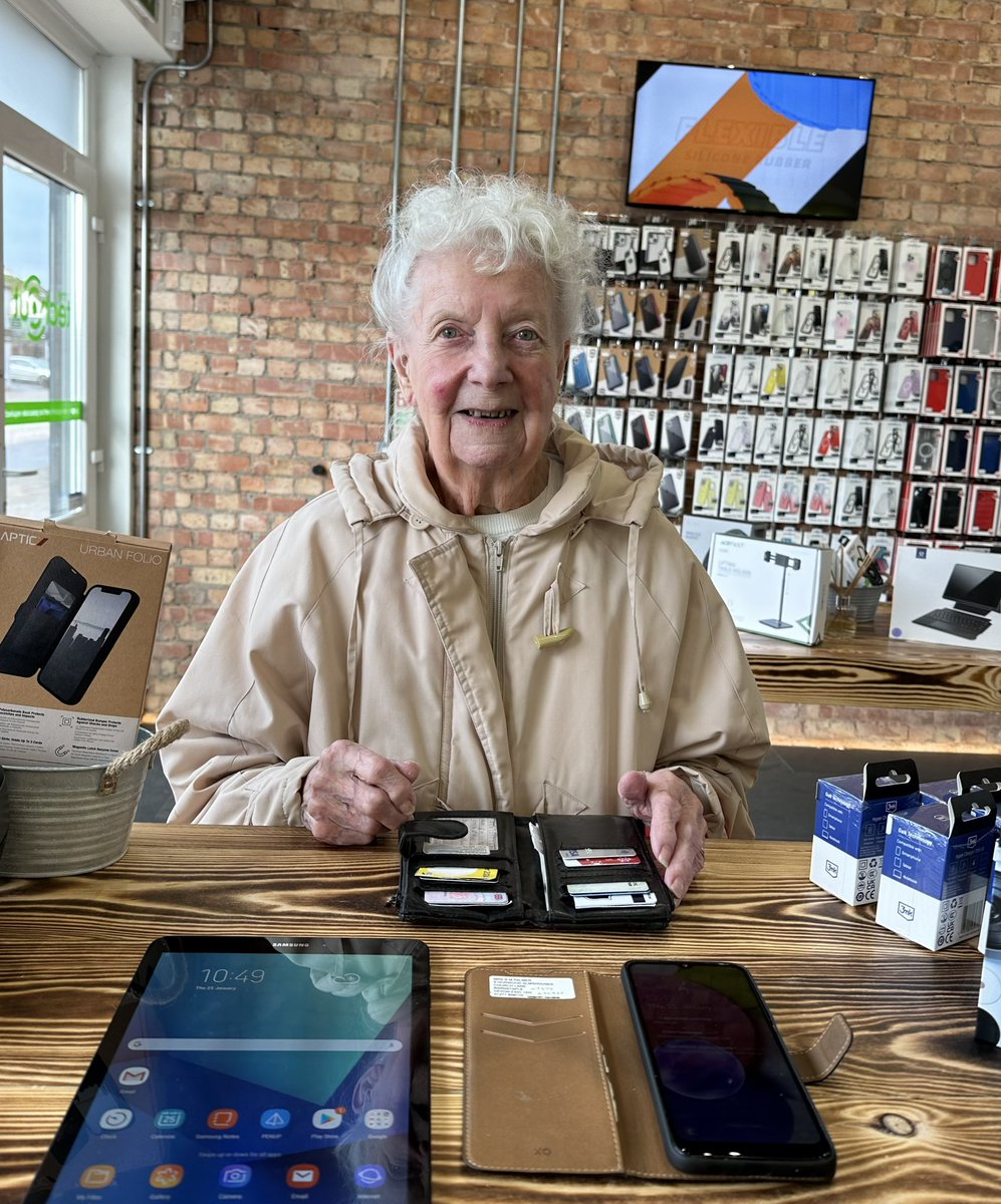 99 years young… proving you are never to old for technology 🥰

An absolute joy to help this lovely lady buy a Samsung tablet, set it up and talk her through the device this morning ☺️

If you are ever unsure like this lady was pop by and let us take the stress away #fy #fyp