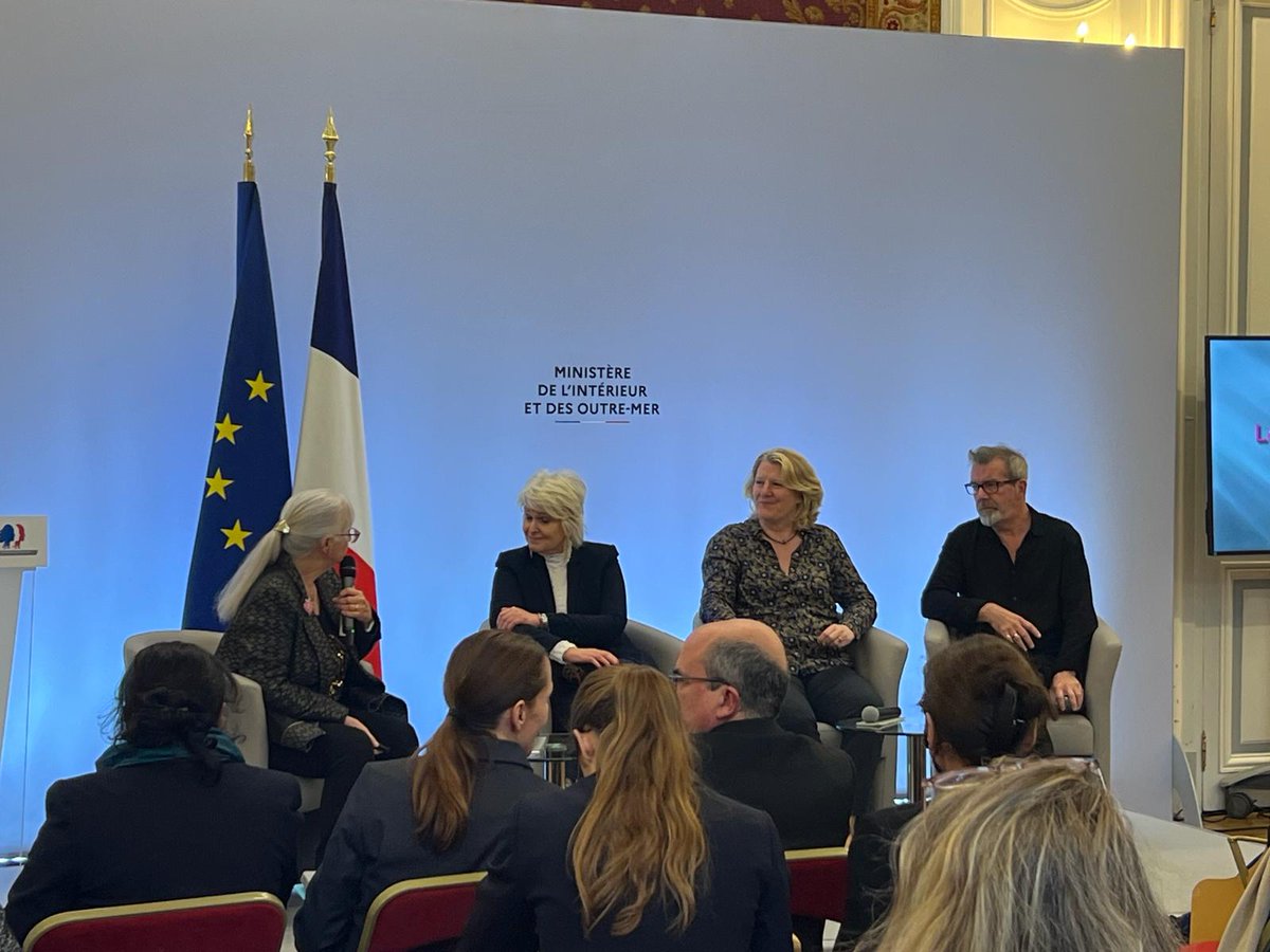 Femmes De l'Intérieur tweet media