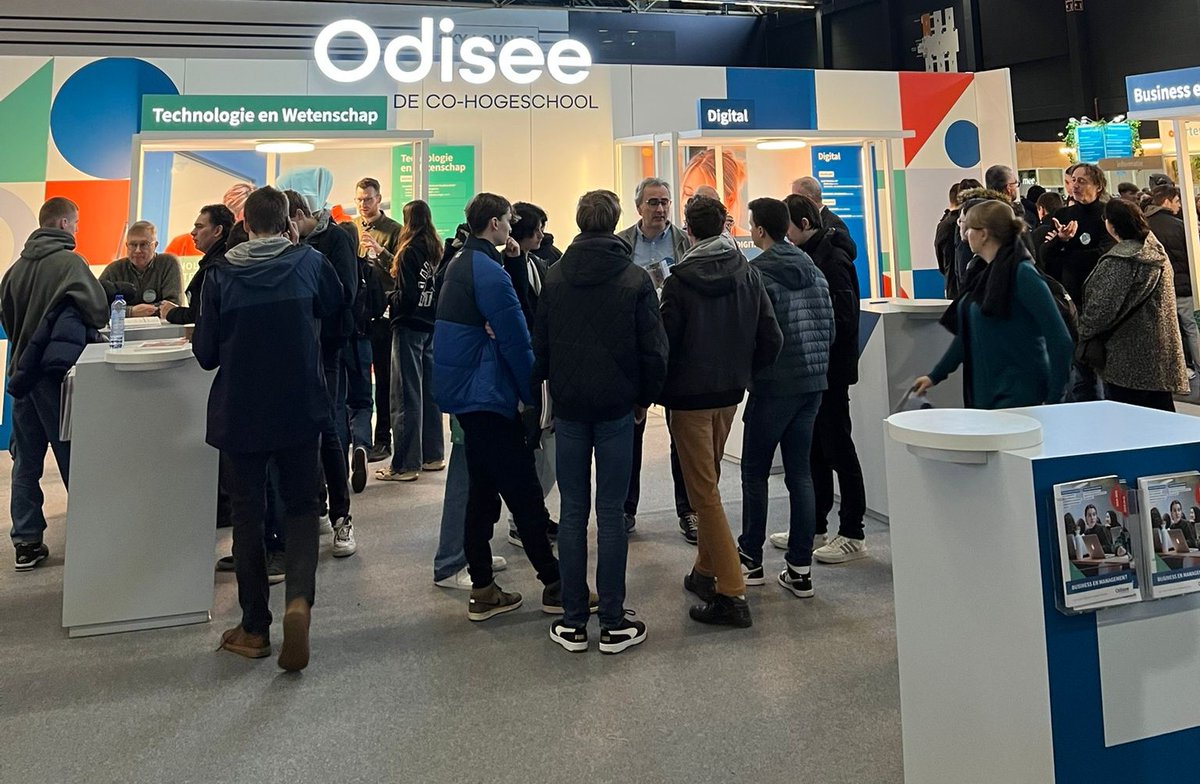 OdiseeParnas's tweet photo. SID-in Oost-Vlaanderen (Gent)
We ontvingen al honderden laatstejaars met heel wat vragen over studiekeuze en onze opleidingen.
Ook morgen zijn we nog aanwezig Flanders Expo Gent
Op zaterdag is de beurs vrij open en kunnen alle geïnteresseerden, ook volwassenen, langskomen.
#sidin https://t.co/VMsKYB0Z86