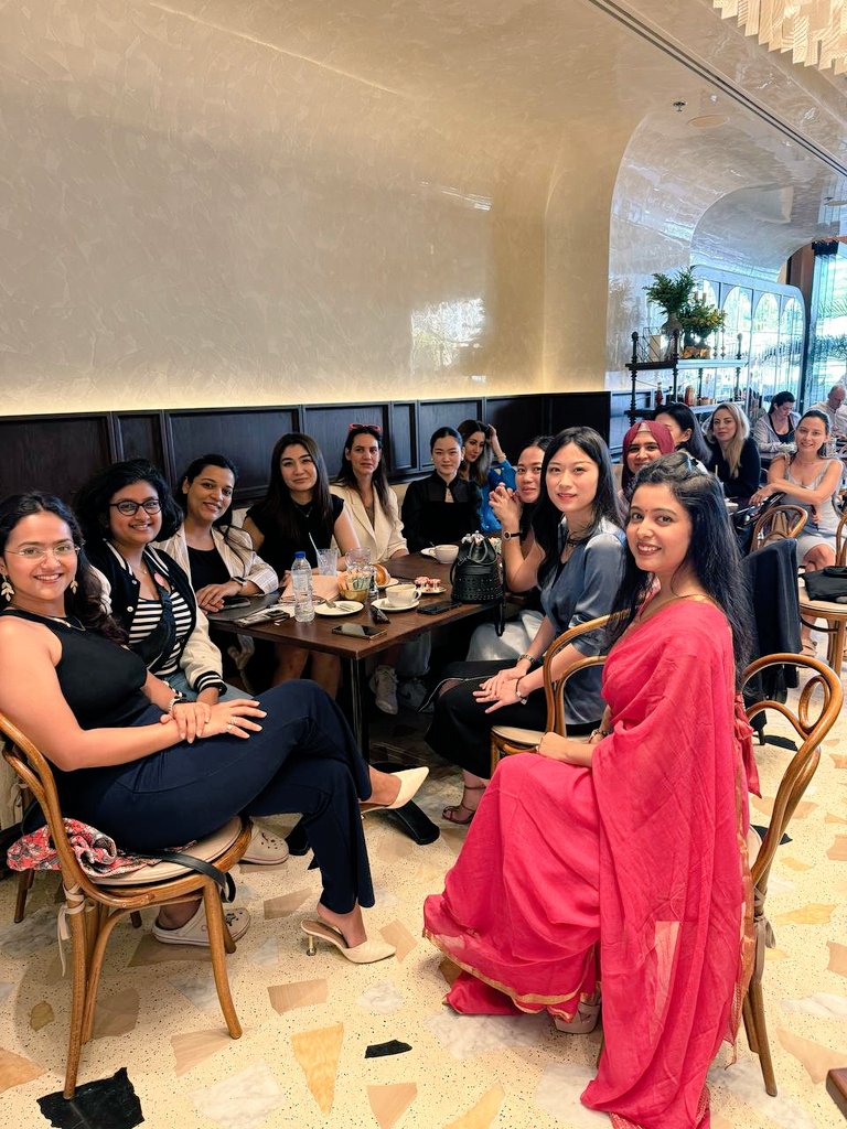 soumiweb3's tweet image. First meetup of #PWW
What a joy it was to see so many ambitious women from diverse backgrounds come together to discuss the future of Web3 space.
From sharing personal journeys to exchanging insights on blockchain, trading, and beyond, every moment was filled with inspiration