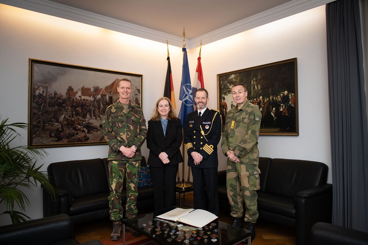 The Norwegian Ambassador to germany together with the defence attaché brought a visit to 1GNC. During a 2 day program they had a meeting with the commander of 1GNC and a gathering with the Norwegian colleagues that are working at 1GNC. #TogetherStrong #WeAreNato #Norway