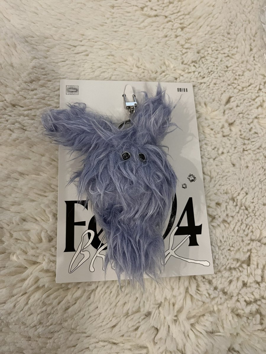 0711_1126's tweet photo. NMIXX　Fe3O4 Break  Limitedver.
限定盤 モケモケ 交換

【譲】リリー(薄青)

【求】ギュジン キュジン(薄ピンク)

郵送 or 京都市内手渡し○

JYP特典、Aver.のトレカも同種、異種ギュジンと交換可能です。

 #NMIXX交換 https://t.co/o38mBwleDV