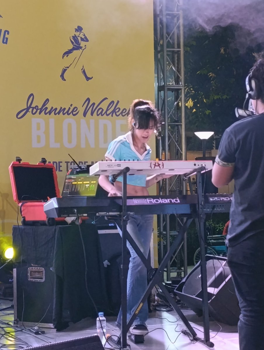 Akala ko si <a href="/MissMarisRacal/">Maris Racal</a> yung pianista ng Dilaw.