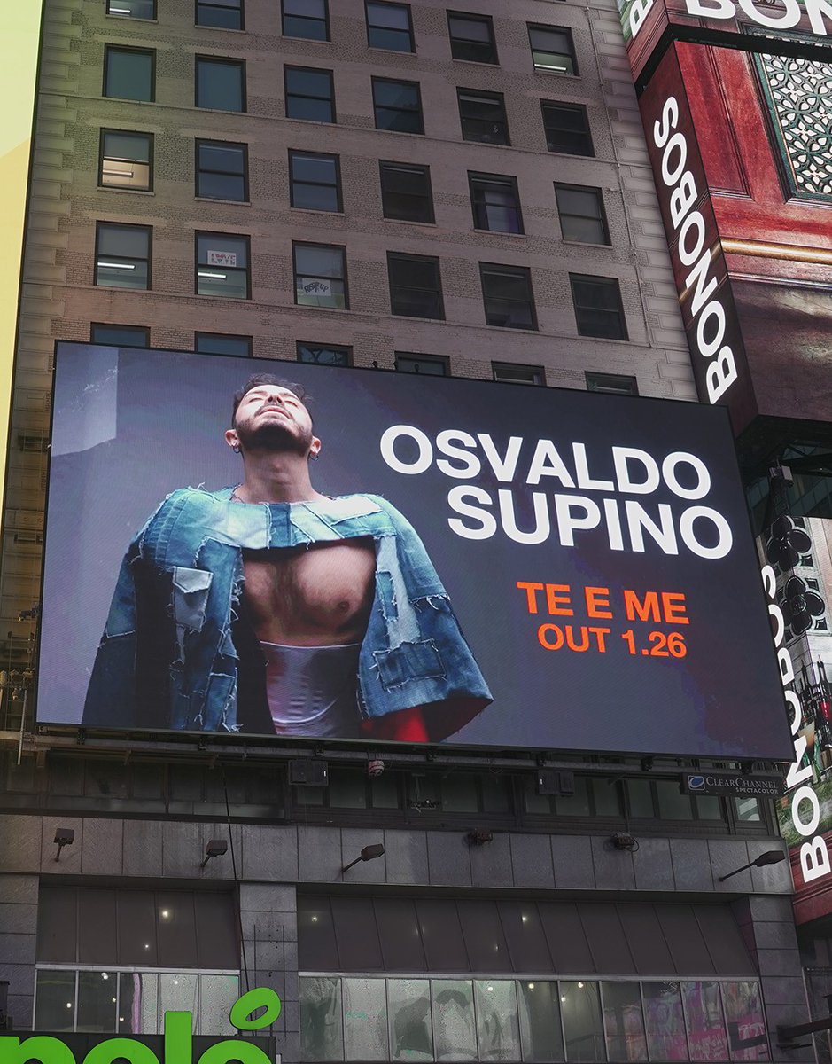 METSE_oficial's tweet photo. NUEVO POST: | ¡El artista @osvaldosupino domina Times Square con #TeEMe! | ¡No os lo perdáis! https://t.co/VlGqzQGm0F https://t.co/kqCaHWnXYO