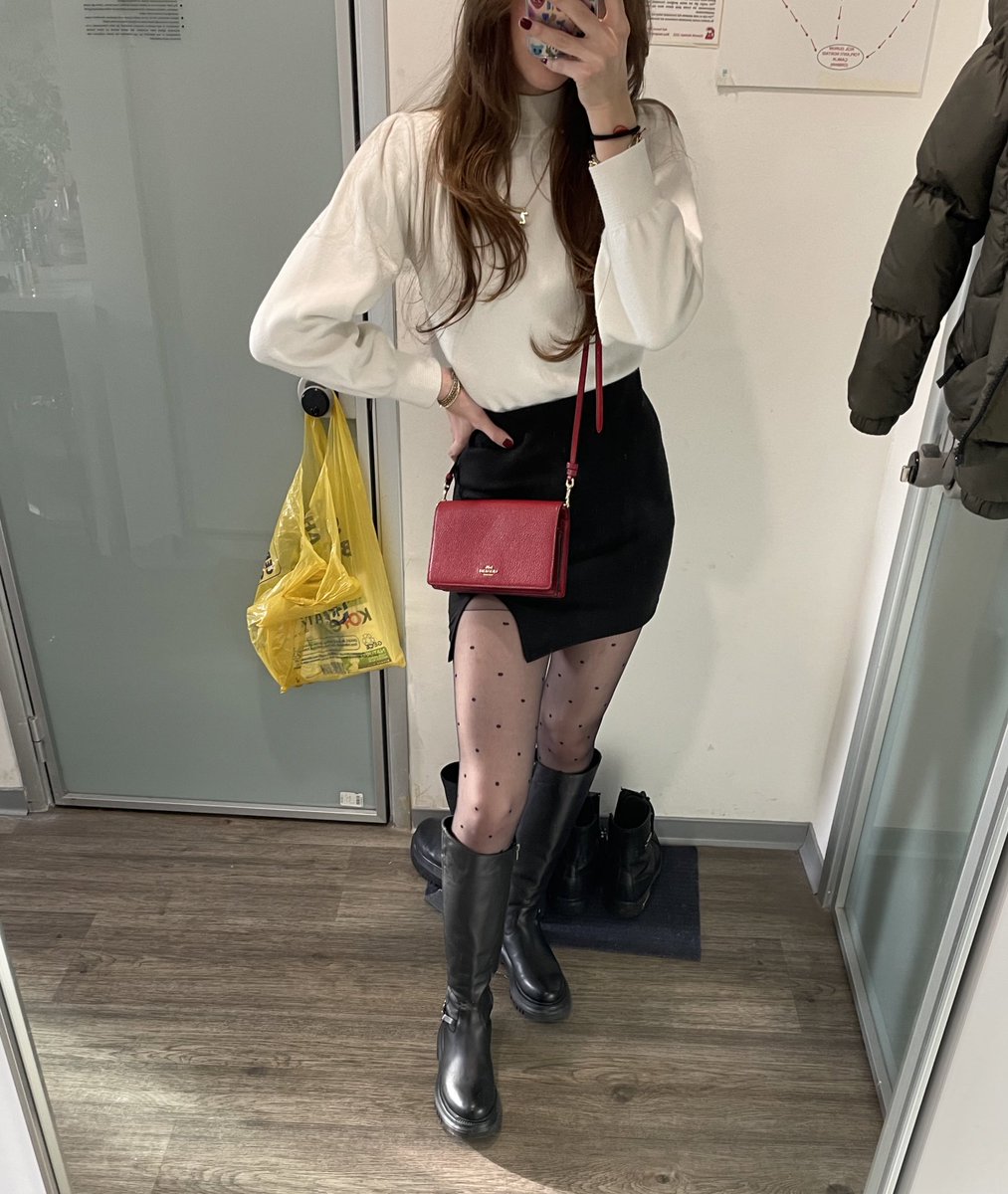 707Miwako's tweet photo. #OOTD ❤️ https://t.co/gohv5BEjdr