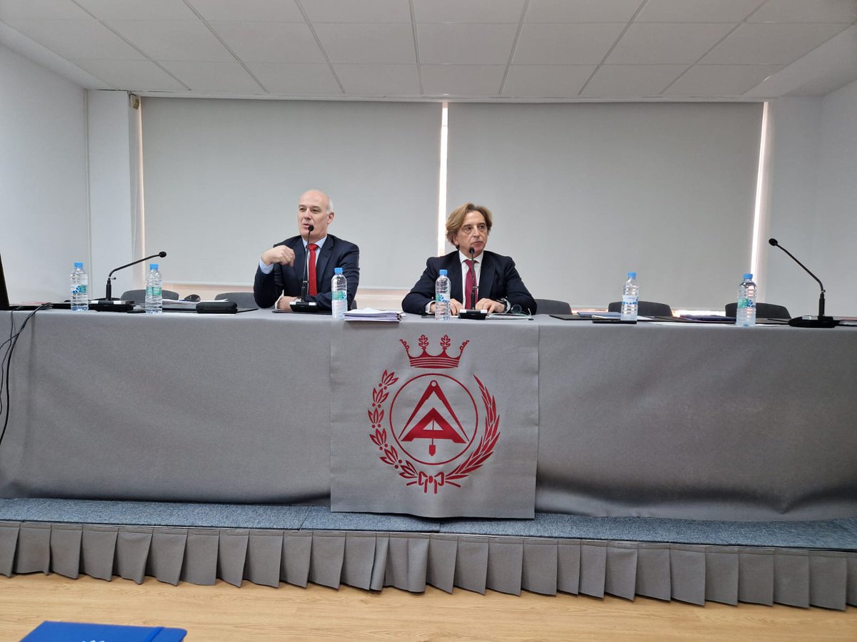Damos comienzo a nuestra #AsambleaGeneral con la intervención de <a href="/nmichavila/">Narciso Michavila</a>, presidente de <a href="/GAD3_com/">GAD3</a>, que presenta el informe realizado sobre la situación de la Arquitectura Técnica en nuestro país.
