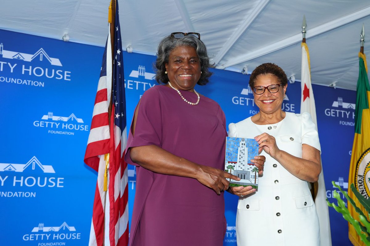 GettyHouse's tweet image. Mayor Bass and the Getty House Foundation's Board of Directors hosted a reception to honor the U.S. Ambassador to the UN, the Honorable Linda Thomas-Greenfield, and the Los Angeles Consular Corps. The event was a celebration of camaraderie and unity.#GettyHouseFoundation
