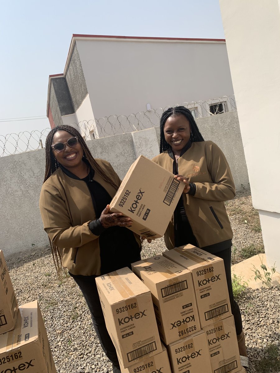 SHADES OF US tweet media