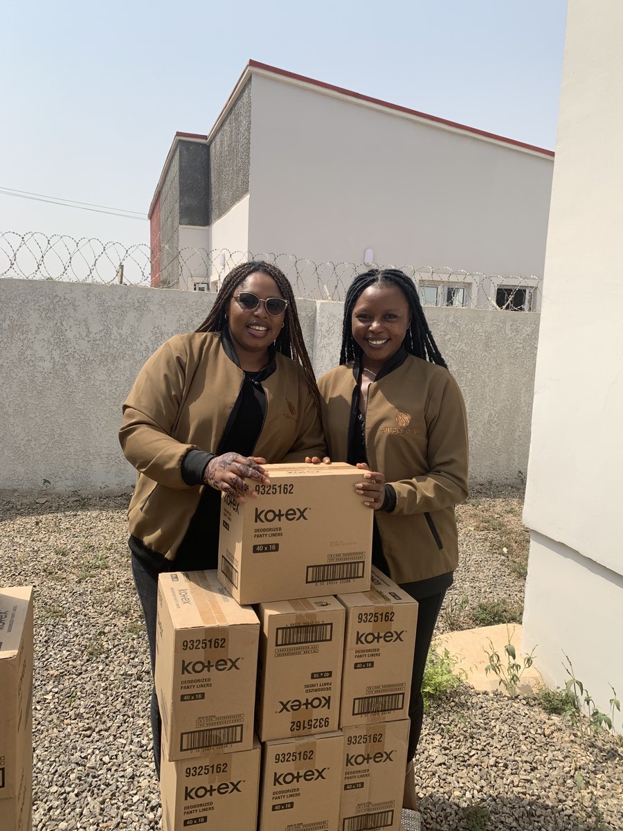 SHADES OF US tweet media