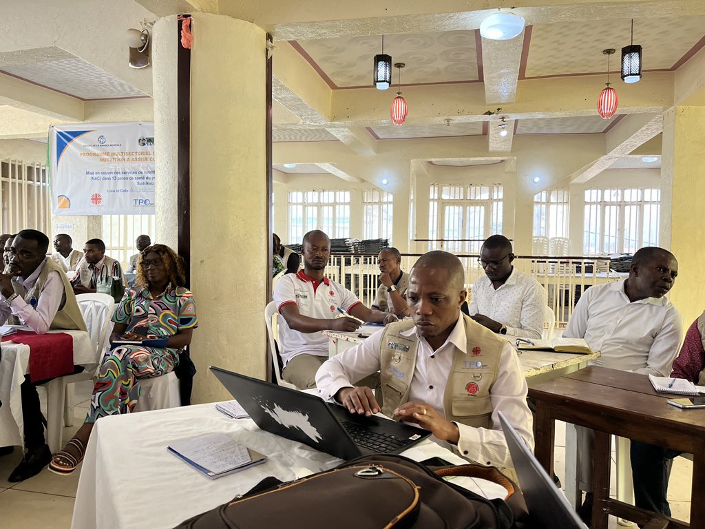 drc_tpo's tweet photo. Avant d’être deployés sur le terrain, les staffs affectés à la mise en œuvre des services de Nutrition à Assise Communautaire du PMNS, sont renforcés en capacités par la DPS.
🤝exécutée par le groupement @CaritasCongo- #TPODRC - CHWID avec l’appui financier de la @Banquemondiale https://t.co/pBQFVi86QG