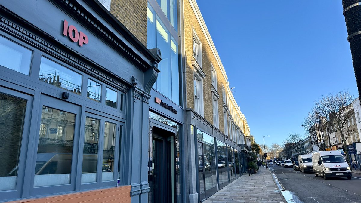 Dr Anna Regoutz (@bluebananna) on Twitter photo Glorious morning for Memristor 2024 at <a href="/PhysicsNews/">Institute of Physics</a> ☀️ Pleasure to be a co-chair together with <a href="/AdnanMehonic/">Adnan Mehonic</a> and <a href="/keeeto2000/">Keith Butler</a> 💪 Looking forward to a jam packed day with a wide variety of talks 🤩 Glorious morning for Memristor 2024 at <a href="/PhysicsNews/">Institute of Physics</a> ☀️ Pleasure to be a co-chair together with <a href="/AdnanMehonic/">Adnan Mehonic</a> and <a href="/keeeto2000/">Keith Butler</a> 💪 Looking forward to a jam packed day with a wide variety of talks 🤩