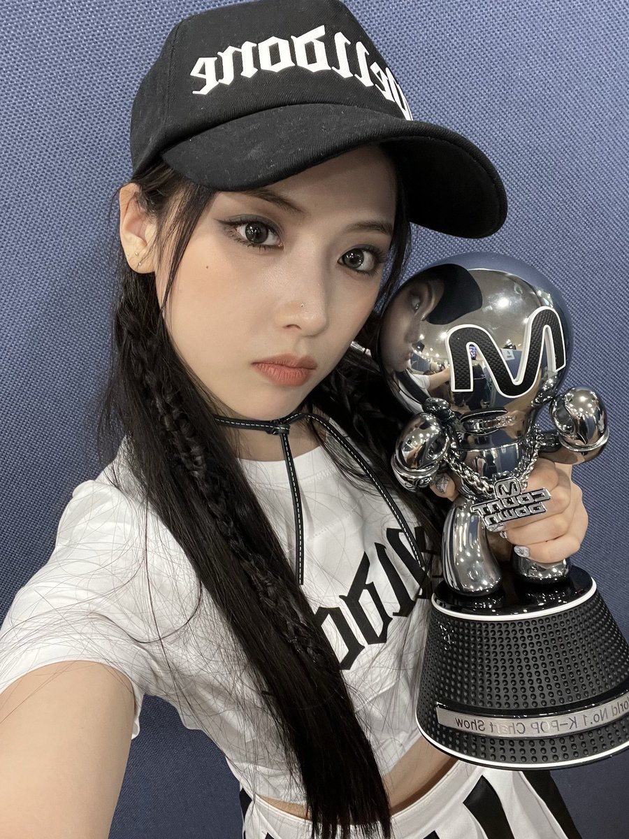 Forky_02's tweet photo. 상 들고 찍는 셀카가 늘어갈때마다 얼마나 행복한지 아냐고 .. https://t.co/AgYMtJjZdq