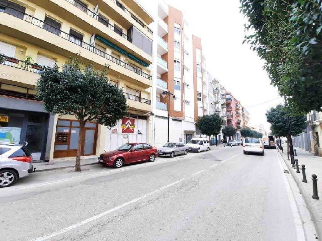 AltamiraInm's tweet image. 🏭Echa un vistazo a esta nave #industrial de 3.200 m2 en Onteniente, Valencia. 
Posibilidad de #edificar 
Dispone de baños 🛀, vestuarios y varios patios 
📌 Excelente ubicación 
Entra en nuestra web y encuentra el espacio que necesitas para tu negocio altamirainmuebles.com/pages/fichaInm…