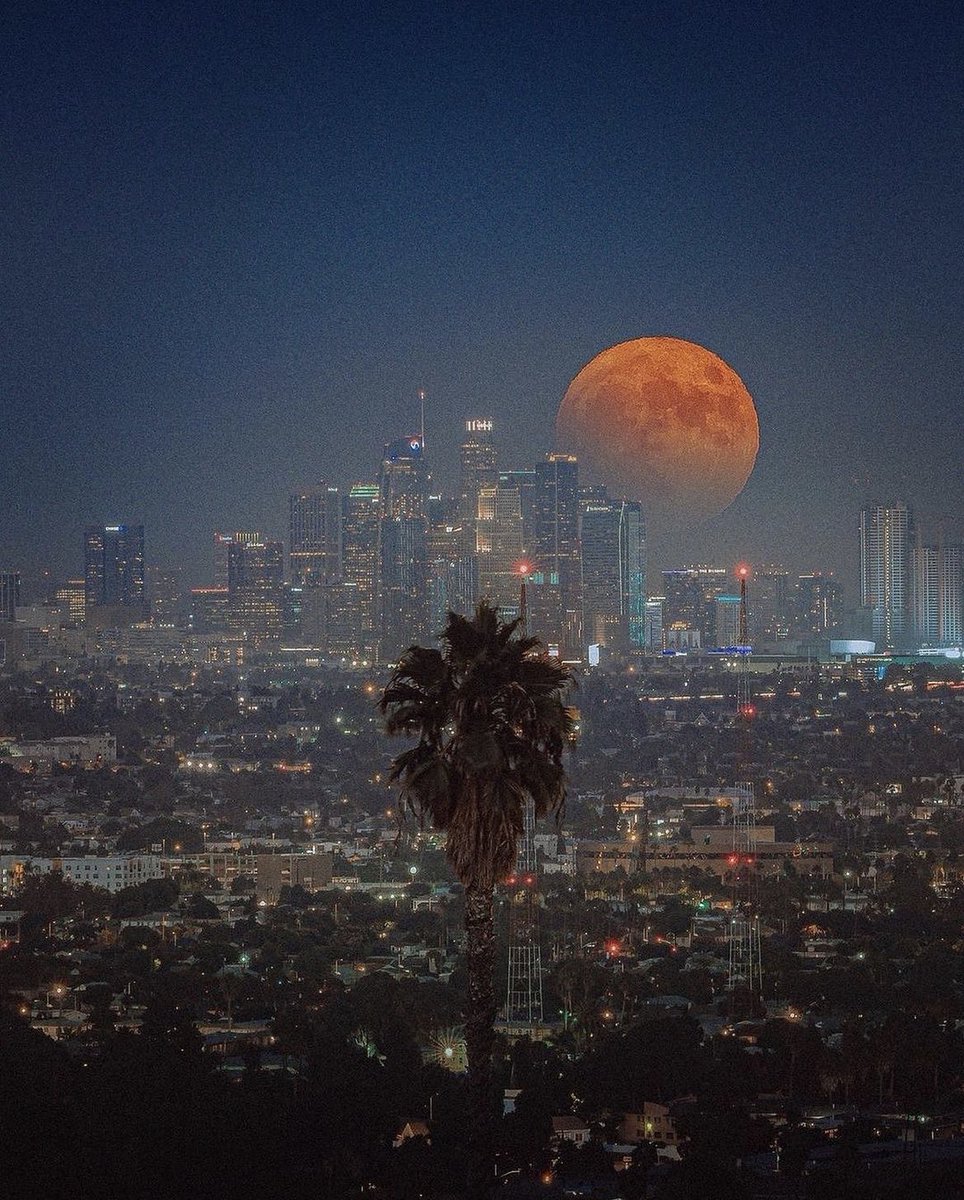 Los Angeles, California .