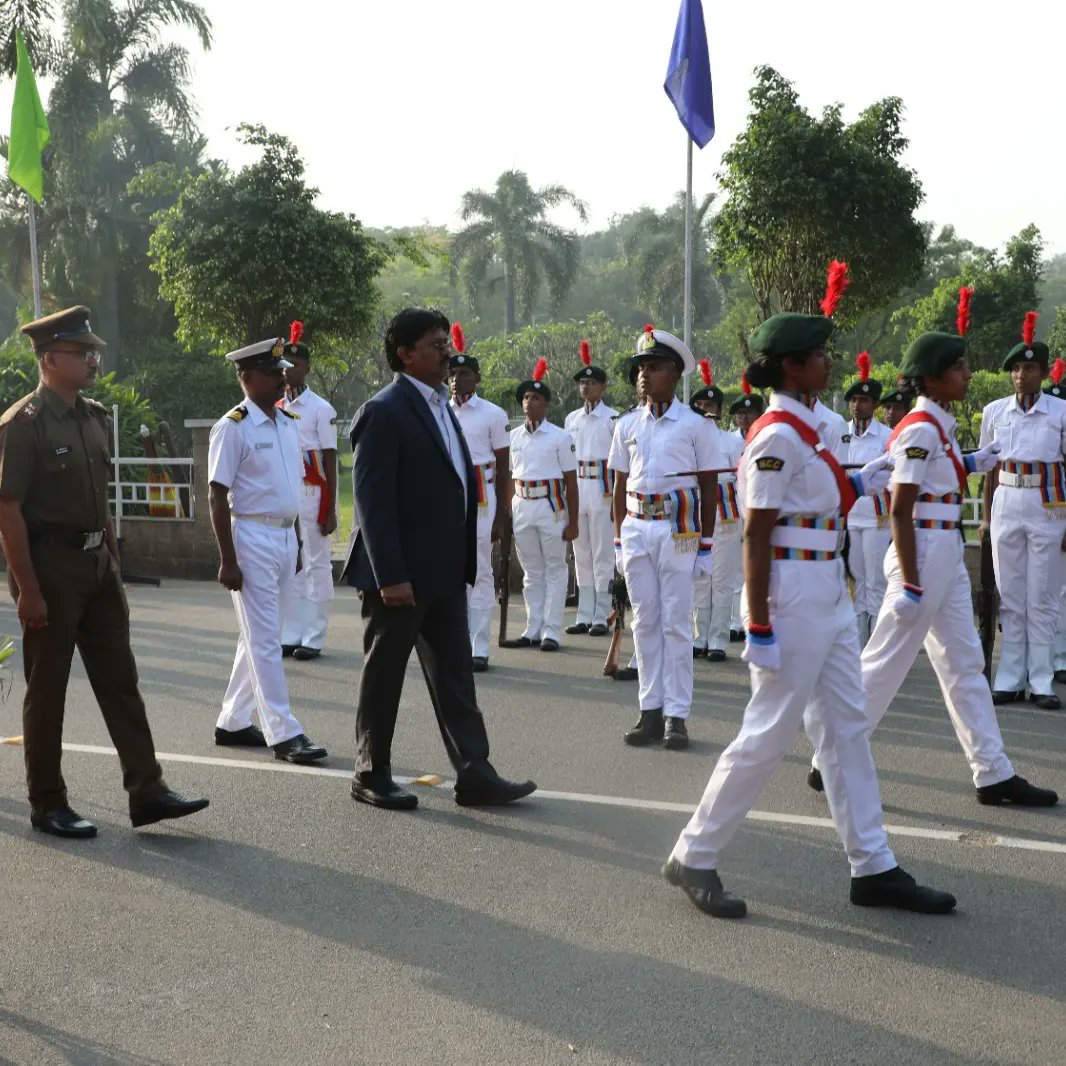 auvcochennai's tweet photo. Happy 75th Republic day!
May  justice, liberty, equality and patriotism embrace our spirits and guide our nation towards prosperity.
Glimpses of the #75thRepublicDay celebrations at Anna University Chennai.  
#AUpatriots
#annauniversity
#RepublicDay2024 
#republicdayindia🇮🇳 https://t.co/6FatNFnj81