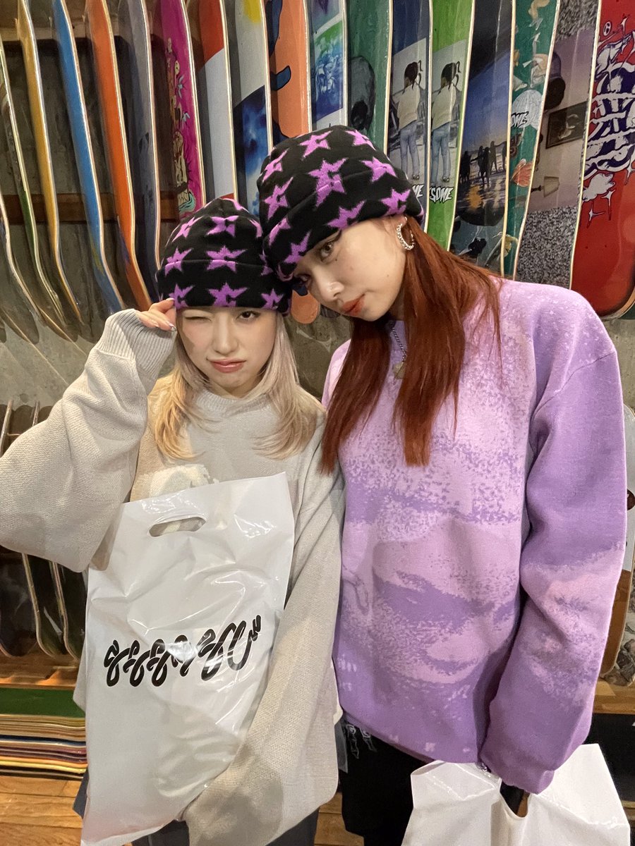 .
本日からLATITUDEご利用いただいた方にNEWショッパーで商品お渡ししてます！
CARPETも新作入ってきてるので是非〜