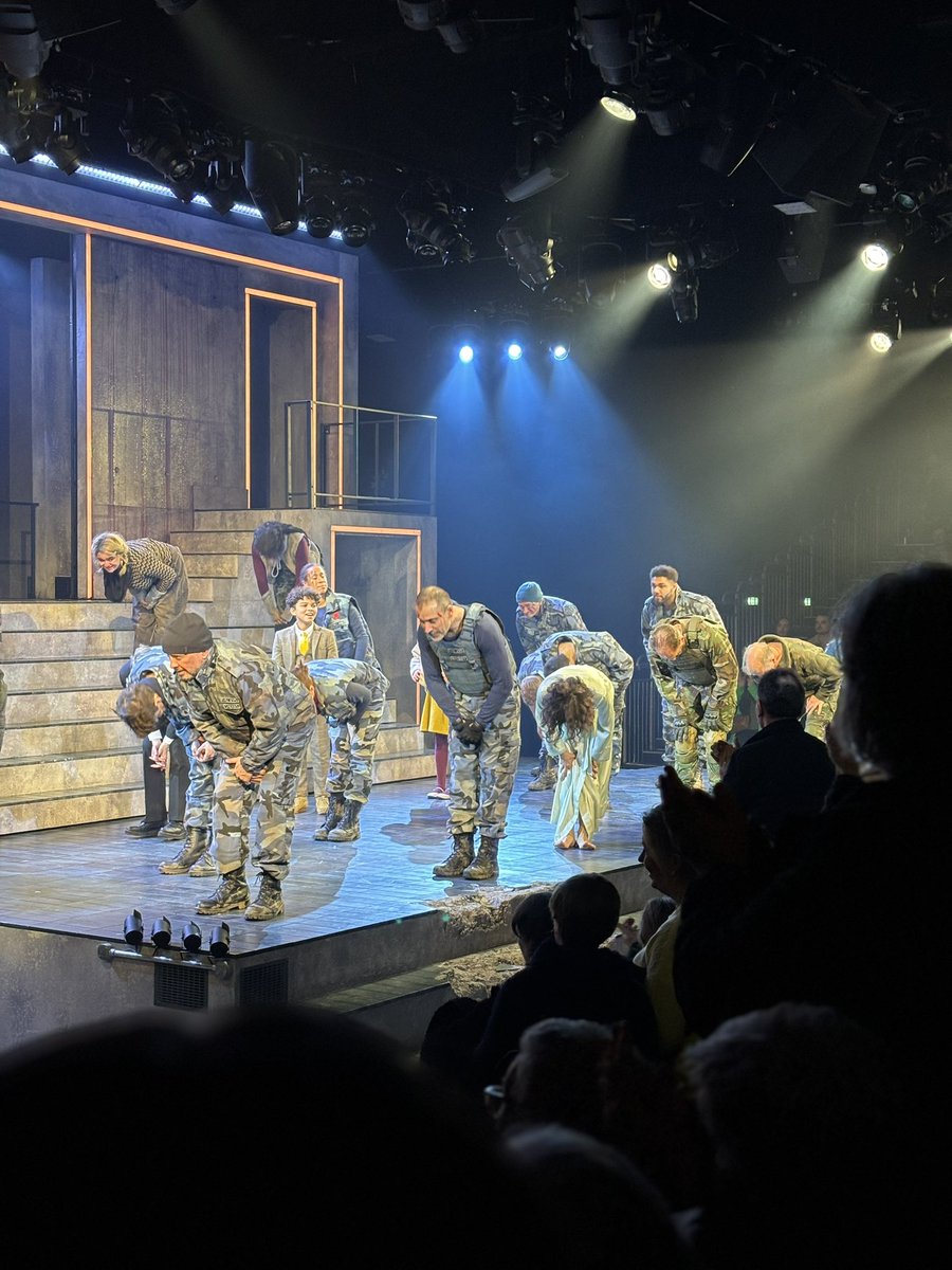 nazipova's tweet photo. Last night #macbeth @HighlandCentre was wonderful. #ralphfinnes & #indiravarma - very powerful performance. https://t.co/nQdHtv1AKP