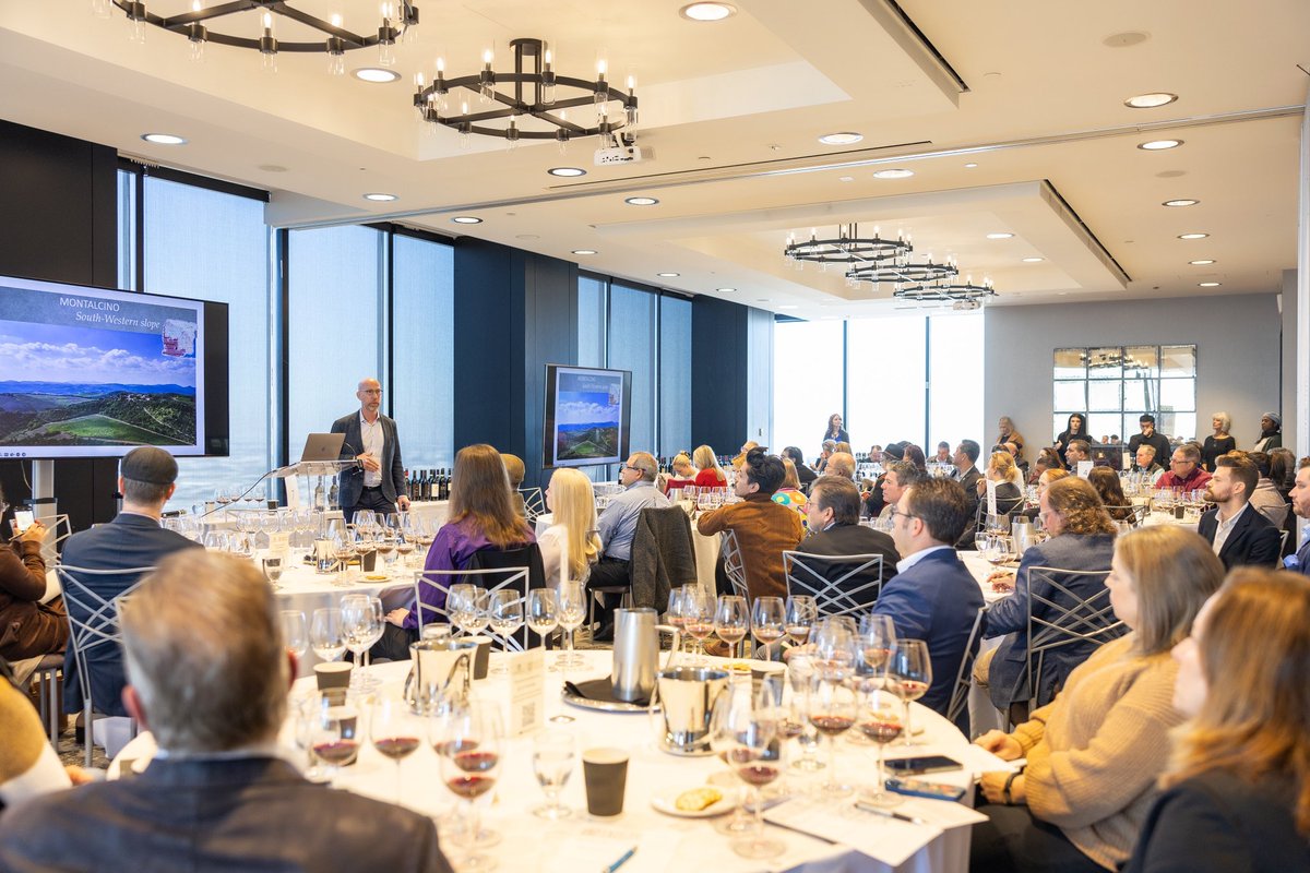 The Brunello Day flies to Dallas🍷 an exclusive tasting preview of the 2019 and 2018 vintages with the opening seminar hosted by @winejames #benvenutobrunello #brunelloday #dallas #brunellodimontalcino #montalcino