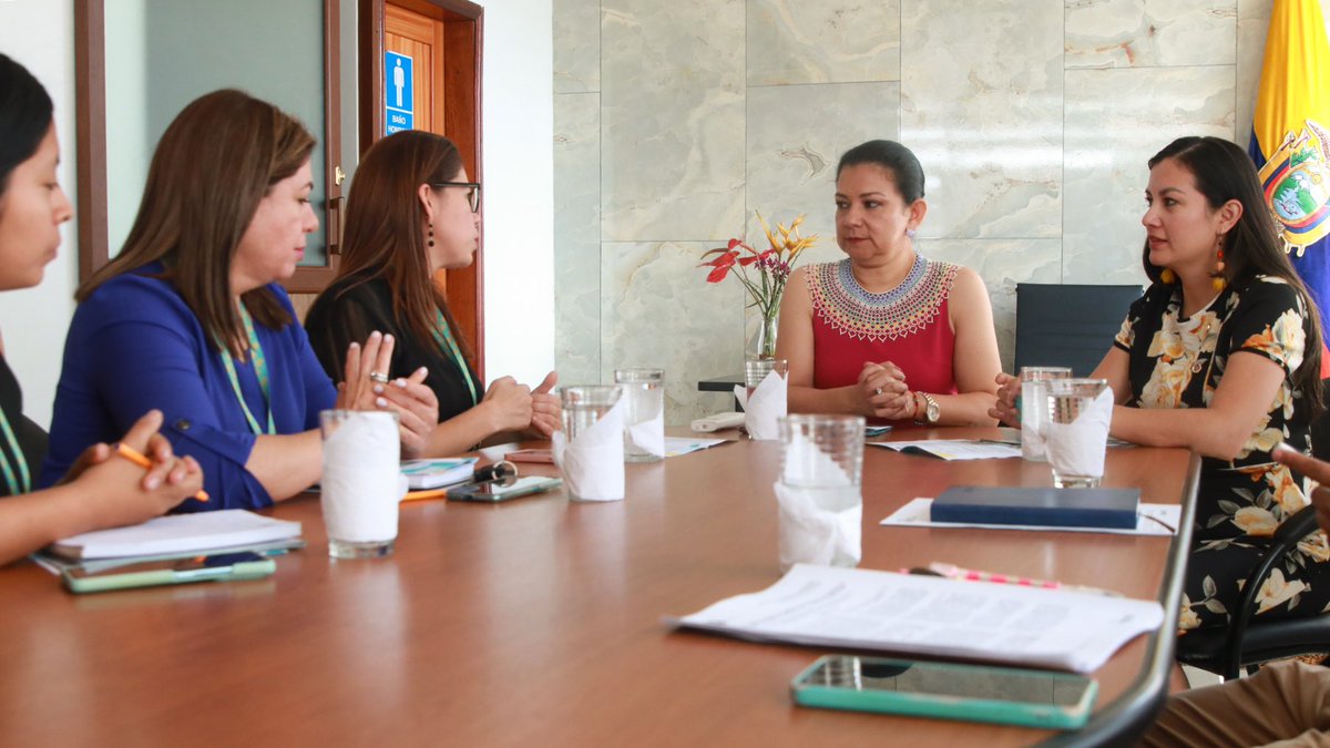 AmazoniaEc's tweet photo. La presidenta del @ConsejoAmazonia, @Isabel_EJ, y la secretaria técnica de la #Amazonía, @NomyVasquez, recibieron a representantes de la Empresa Pública Pastaza Progresa EP. 1/3 https://t.co/gsnztwlwm7