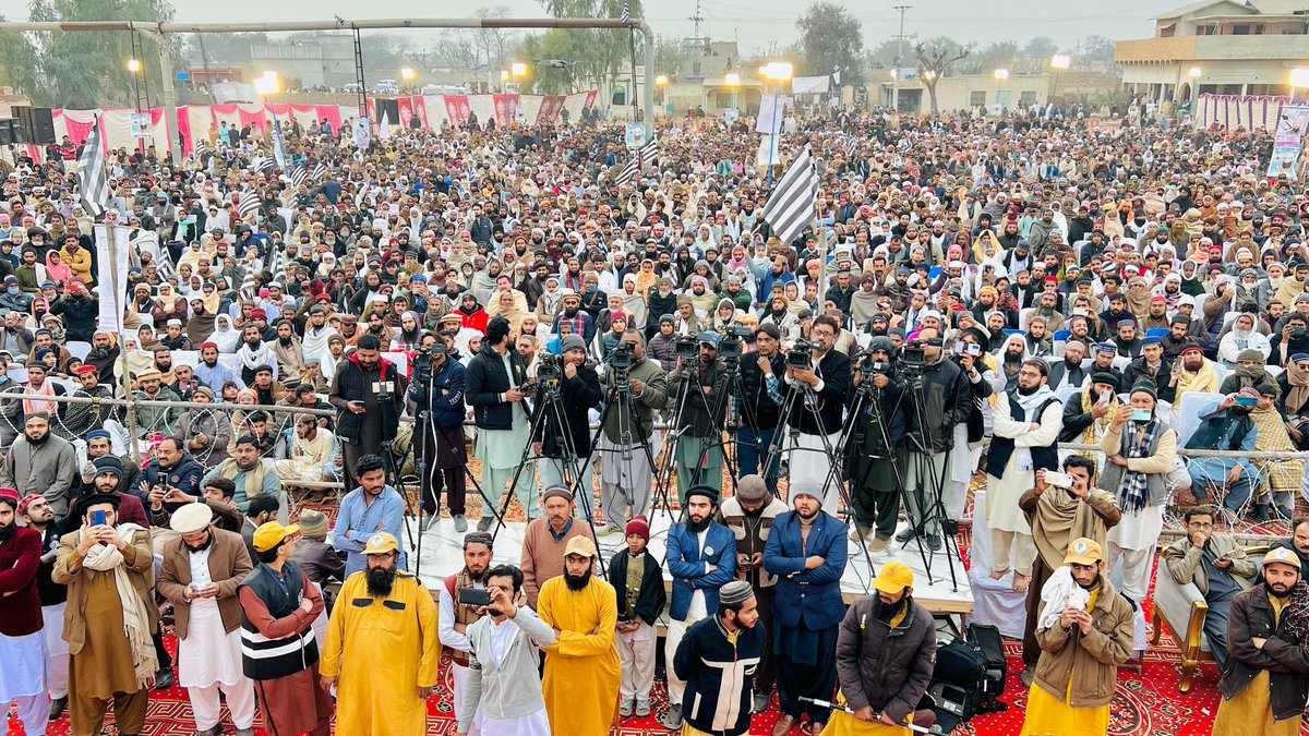 mq_azi4's tweet photo. #MoulanaOfficial
#juipakofficial
#elections
#Elections2024
#ElectionPakistan
#Jui
#voteforjui
#Voteforkitab
#MaulanaInMuzaffargarh
#moulanas_vote
#vote_only_for_the_book
#vote_is_for_the_book
#vote_two_book_ko
#Book_is_calling_you
#My_sign_is_book
#Jui_my_theory
#my_vote_my_view https://t.co/B3yXolrMQj