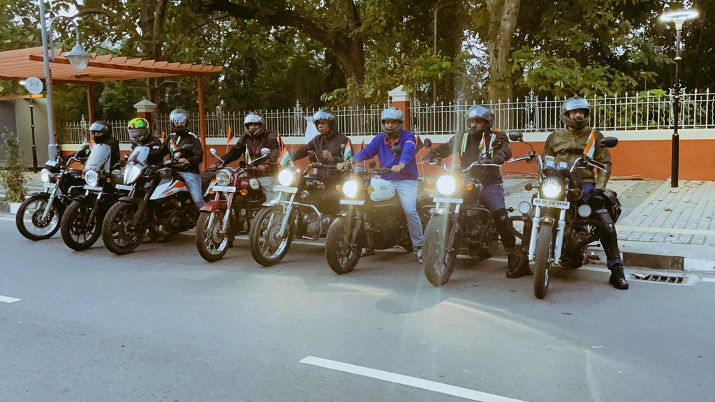 DefencePROTvm's tweet photo. To mark #75thRepublicDay #NCC officers from #Trivandrum led by Brig Anand Kumar, Gp CDR organised an #Awareness #bikeride to #Bonacaud & adjoining foothills to create awareness on #reduceplastics, #preserve #wildlife & sustain #forests @giridhararamane https://t.co/UkJbdC8ZxB