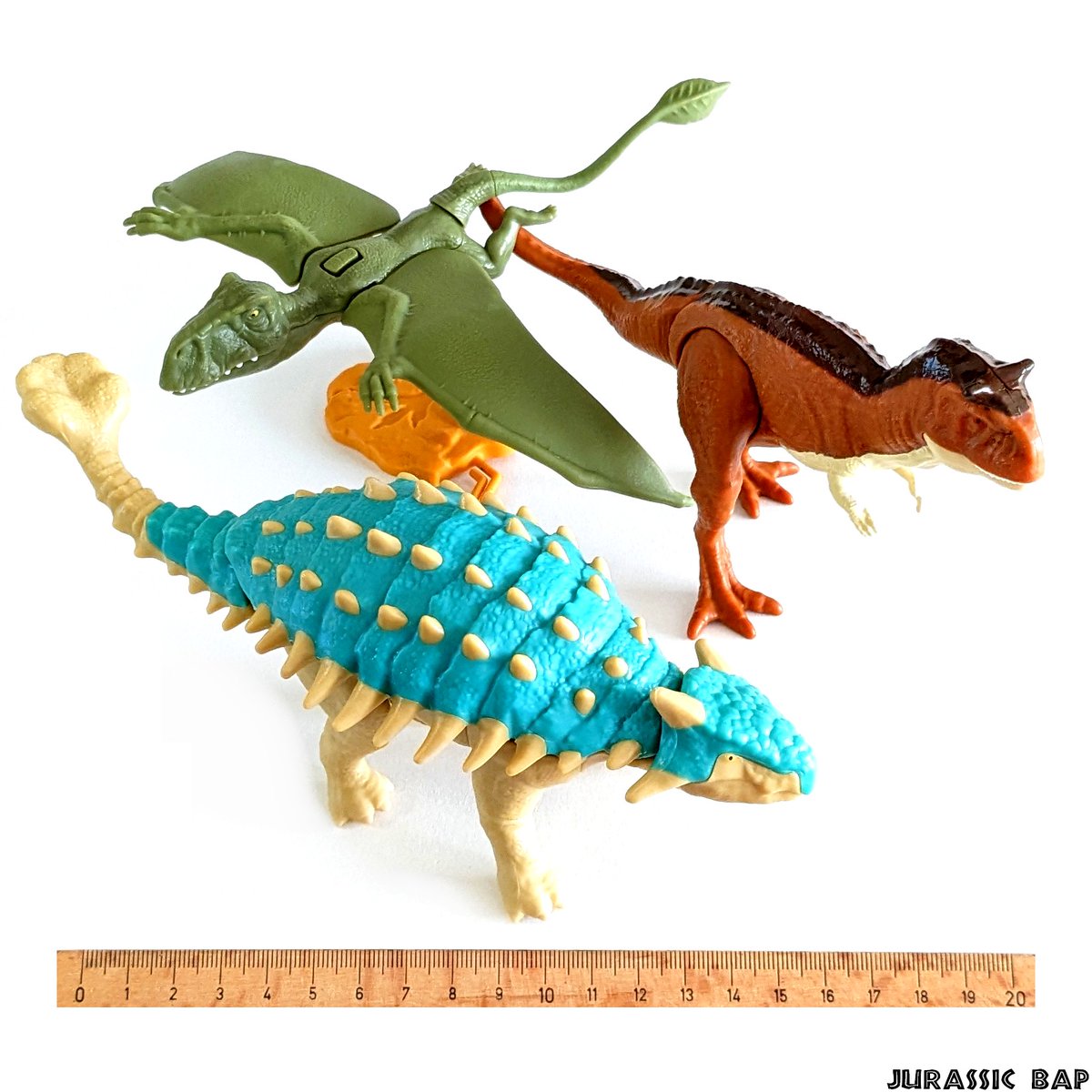 JurassicBap's tweet photo. The three 2024 Kinder GranSorpresa Maxi Camp Cretaceous figures are HUGE! @JurassicWorld @Kinder #JurassicWorld #TheParkIsOpen #CampCretaceous #TheCampIsOpen #JurassicPark #IslaNublar #KinderSorpresa #Dinosaur #Ankylosaurus #Bumpy #Dimorphodon #Carnotaurus https://t.co/U9Qf0W2PiY