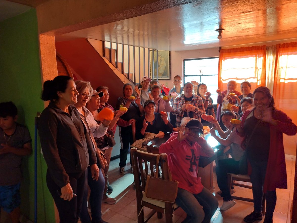 GiselaGonzale72's tweet photo. El entusiasmo de cada una de ustedes las identifica y su participación es única gracias por compartir estos momentos ....
#EquipoADMM
#TenangoDelValle https://t.co/KkIEMflolV