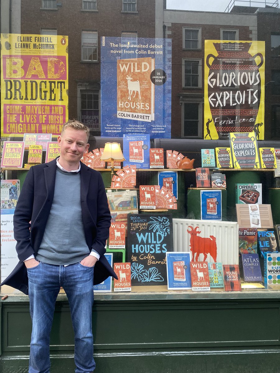 Congrats to fellow @PenguinIEBooks author Colin Barrett on the publication of #wildhouses this week! Obviously we love that gorgeous @Hodges_Figgis display!! 👀#BadBridget 👀 @QUBelfast @WHAIreland @UlsterUni @UlsterArts