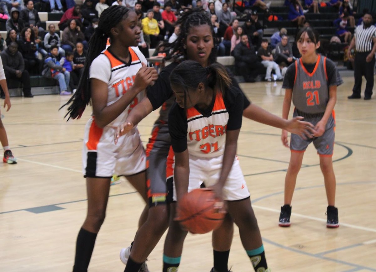 rms_tigers's tweet photo. Congratulations to our girls and boys basketball teams for their win this past Wednesday. They are off to a good start, watch out we are coming!!!!! #rialtomiddleschool #integrityanddetermination https://t.co/bMxcqfYZA0