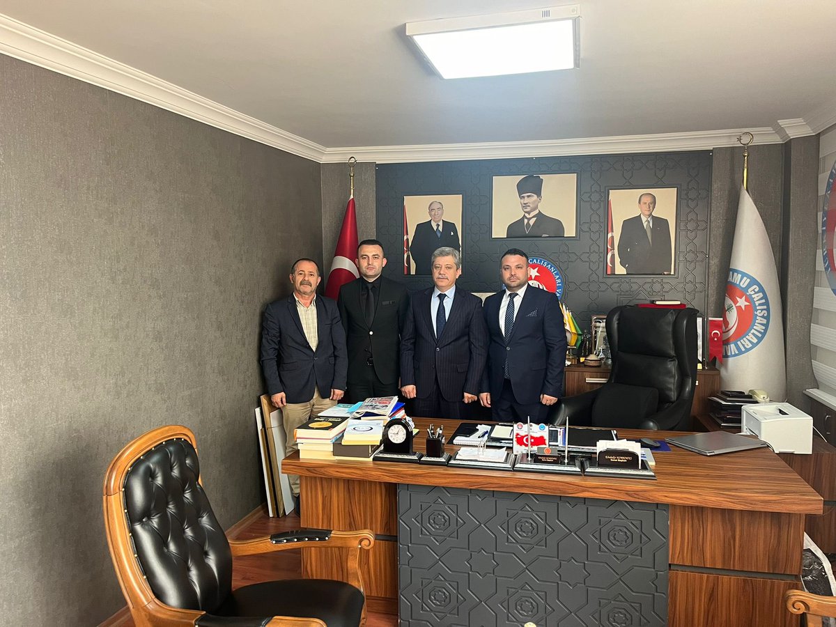 TurkavGenMrk's tweet photo. Pamukova Ülkü Ocakları Başkanı Umut Gül ve Sakarya Ülkü Ocakları İl Başkan yardımcısı İlyas Özdemir Genel Başkanımız Ebubekir Korkmaz’ı ziyaret etti. Nazik ziyaretleri için teşekkür ederiz.

#DevletinAsilEvlatları 
#TÜRKAV https://t.co/jX4SCXlH9D