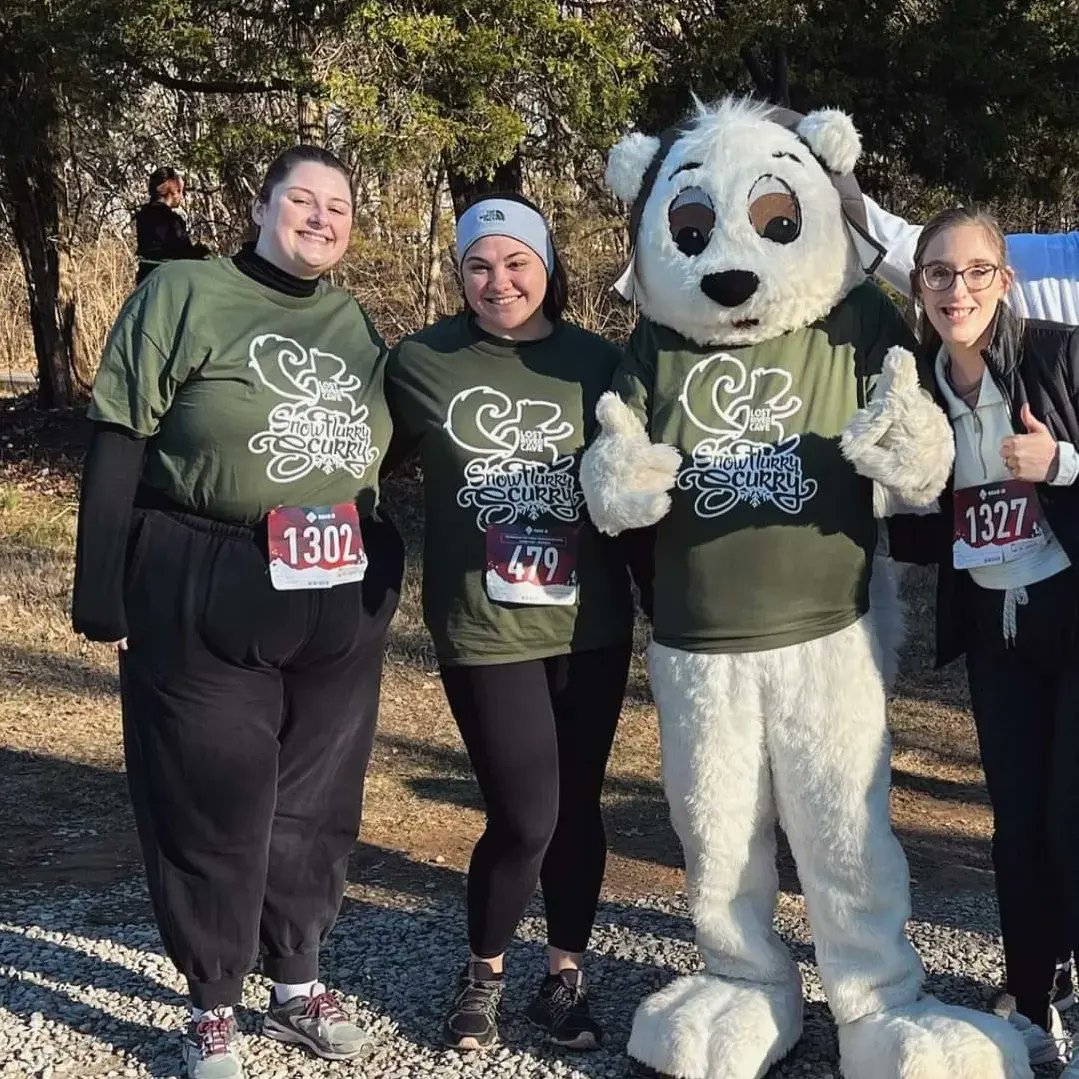 Bg262's tweet photo. Snow Flurry Scurry 5K is running tomorrow, 1/27 at @LostRiverCave. Do you prefer to run in the rain or the snow? Good luck to everyone crossing the Start Line 🐿️

There is no bg262 group run tomorrow!

#bg262 #snowflurryscurry #whitesquirrel #winterrunning #wintersprinter https://t.co/icgmLMCBQs