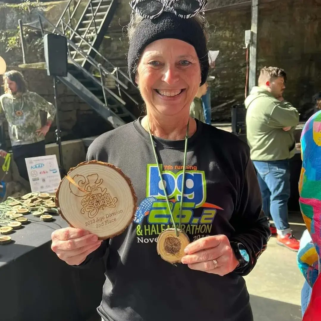 Bg262's tweet photo. Snow Flurry Scurry 5K is running tomorrow, 1/27 at @LostRiverCave. Do you prefer to run in the rain or the snow? Good luck to everyone crossing the Start Line 🐿️

There is no bg262 group run tomorrow!

#bg262 #snowflurryscurry #whitesquirrel #winterrunning #wintersprinter https://t.co/icgmLMCBQs