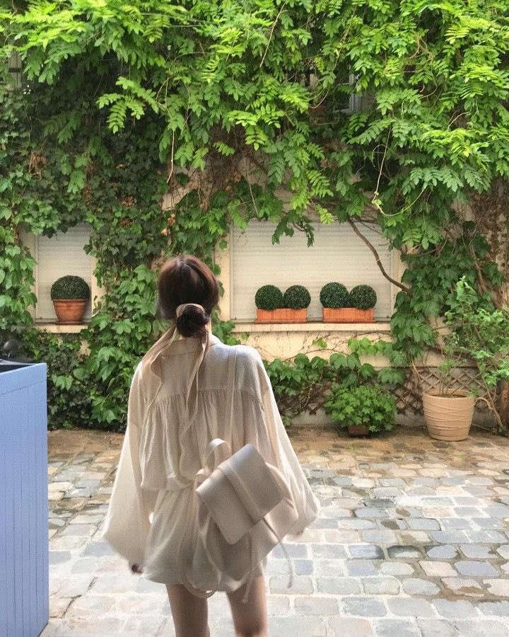etherealdior's tweet photo. happy days outside 🌿🧺 https://t.co/2CMFzWXDro