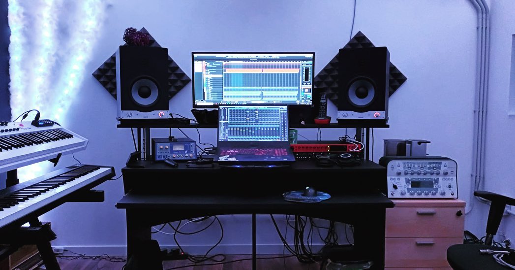 EveAudio's tweet photo. SC208 is a powerful 2-way monitor and suitable for many applications. Here in use in green_d_studio in Roma, Italy.
Have a musical weekend! πΆπΆπΆ
#2-way-monitors #Eveaudio #sc208 #mixing #musicproduction #studiolife https://t.co/7l5pOBe11e