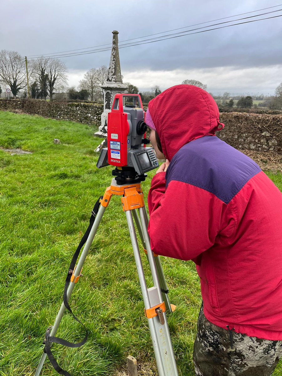 IrisHeritage's tweet photo. 🌞 The hard work continues.. with actual sunlight!
What a great location for lunch today 😍🏰☕

#killeigh #archeology #studyabroad #3Dmodels #hightea @IFRArchaeology https://t.co/Poivl8eSY5