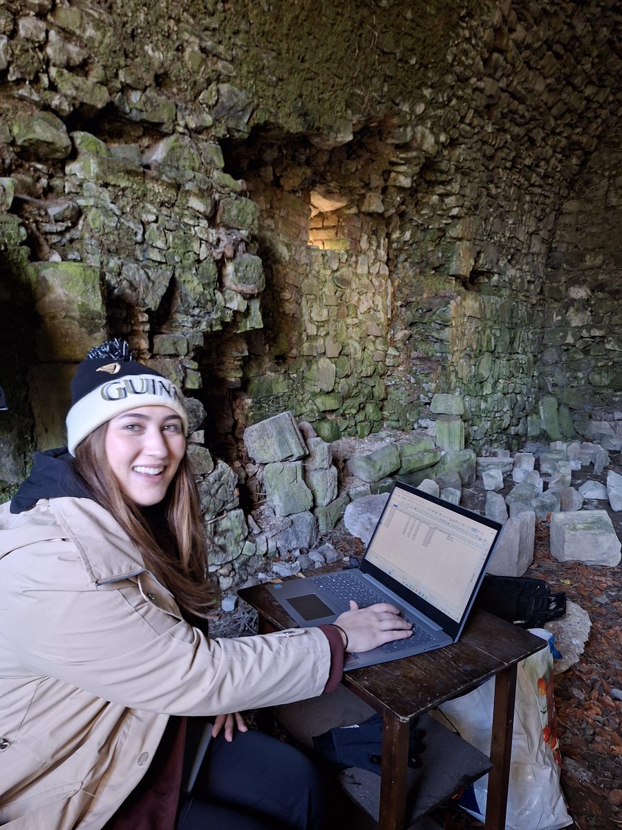 IrisHeritage's tweet photo. 🌞 The hard work continues.. with actual sunlight!
What a great location for lunch today 😍🏰☕

#killeigh #archeology #studyabroad #3Dmodels #hightea @IFRArchaeology https://t.co/Poivl8eSY5