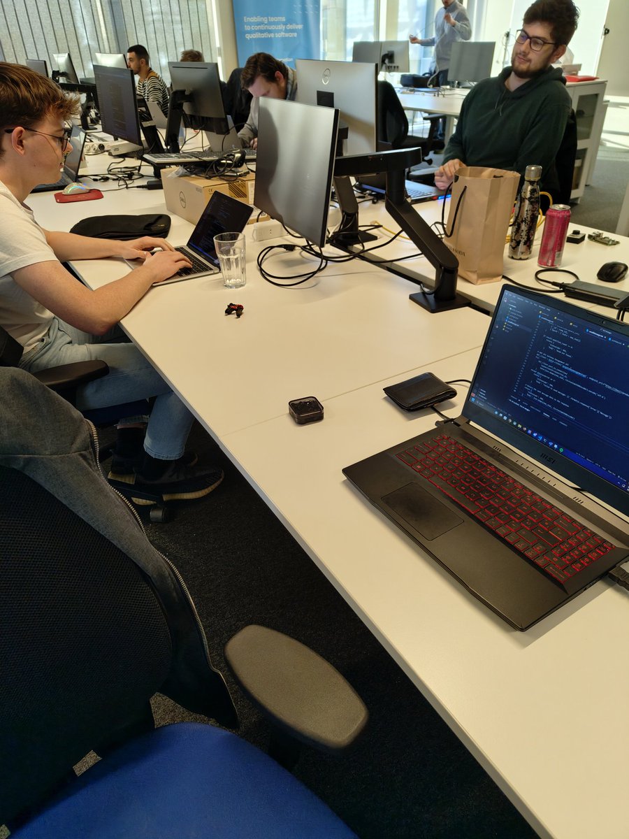 BoonsJens's tweet photo. The team, hard at work  #thomasmore #itfactory_TM #project4_0 @Elision_EU https://t.co/cOPrs4B9MV