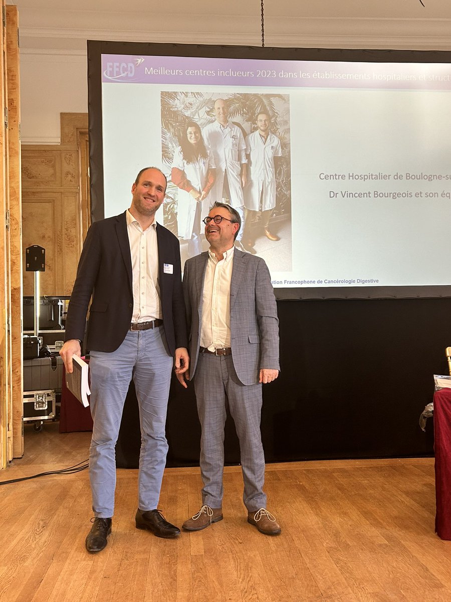 ffcd_cancerdig's tweet photo. Remise du prix des meilleurs établissements inclueurs 2023 : bravo au centre hospitalier de Boulogne sur mer et au centre hospitalier de la Roche sur Yon présents aux JFCD 💪💪💪💪 https://t.co/F35JzzOZ8E