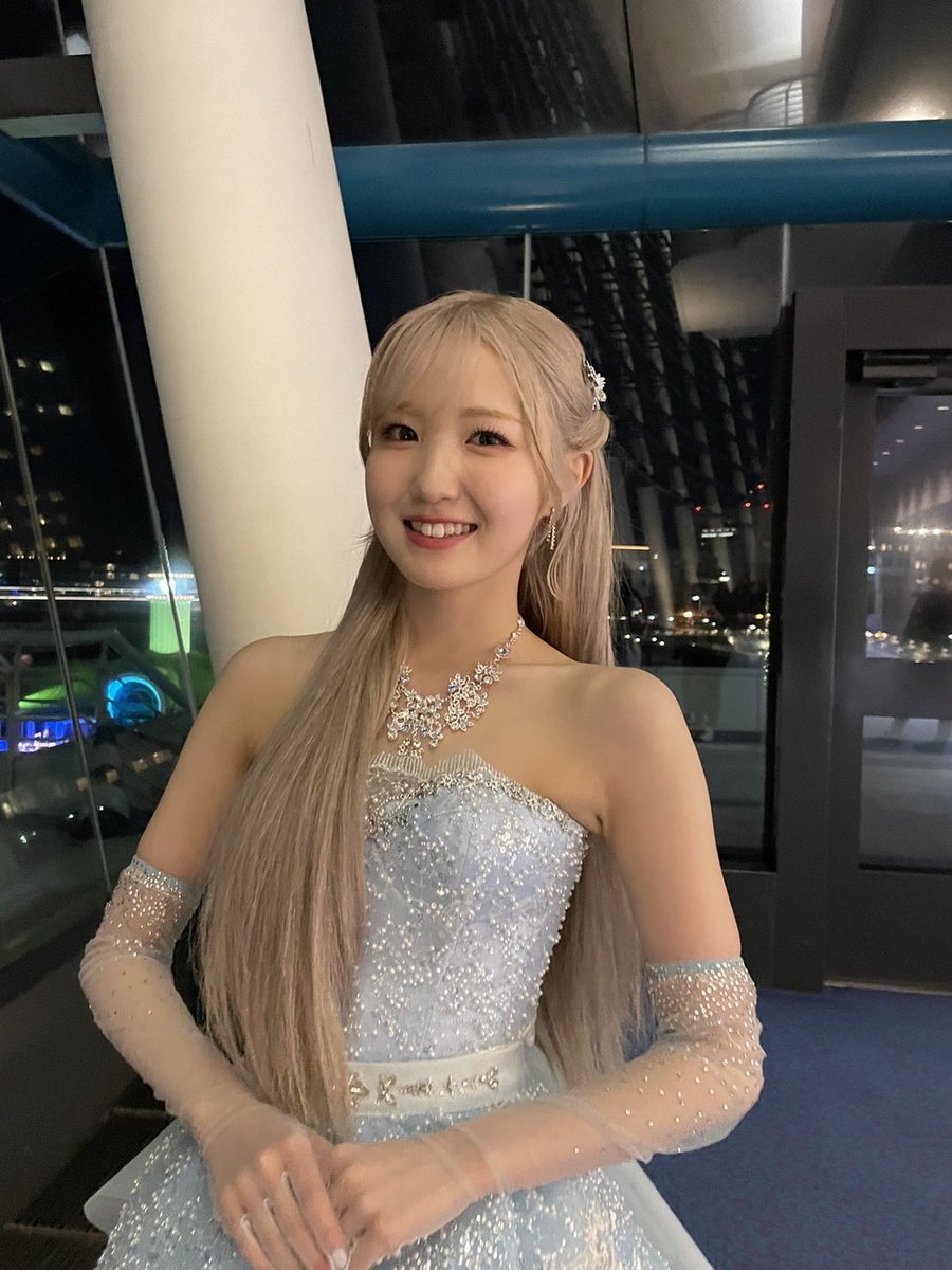 AKB48本田仁美ちゃんの卒業ドレスを制作しました😌 微妙な色違いの水色