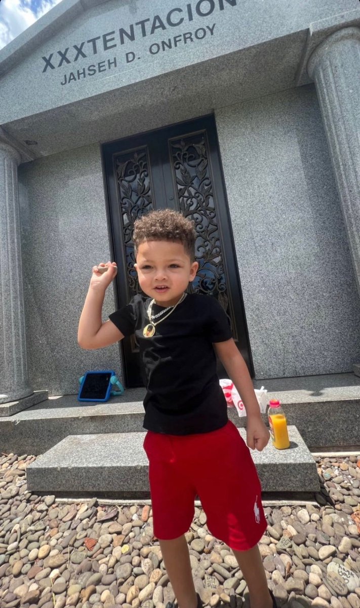 atiofficial_'s tweet photo. XXXTentacion's son Gekyume turned 5 today

Happy birthday to him ❤️ https://t.co/vXZGXXkyb6