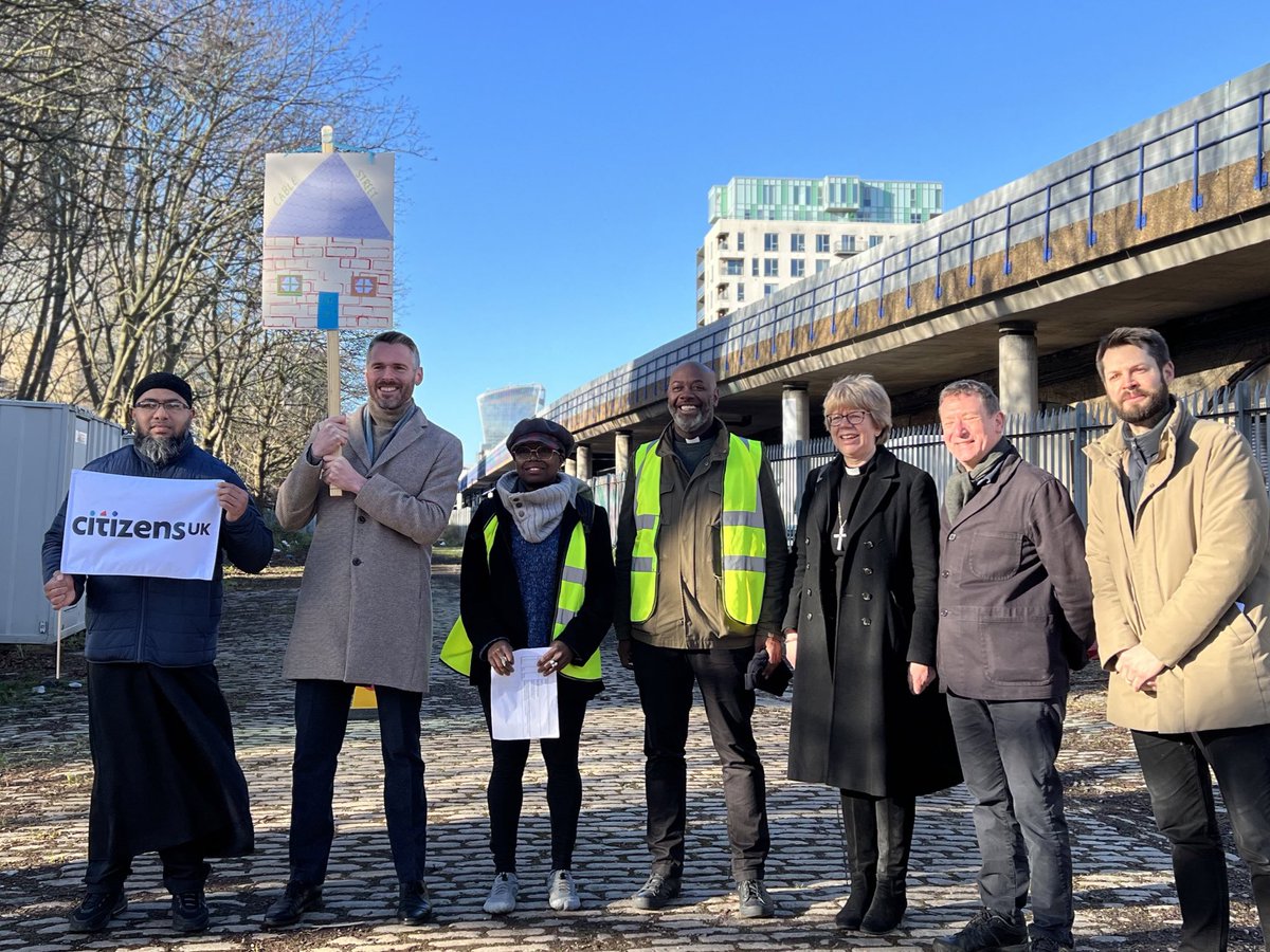 It was wonderful to join the local community in Shadwell this morning in support of new community-led homes at Cable Street. City Hall is working with @LondonCLT and @TfL with an ambition to bring forward 41 affordable homes for local people on this vacant site.