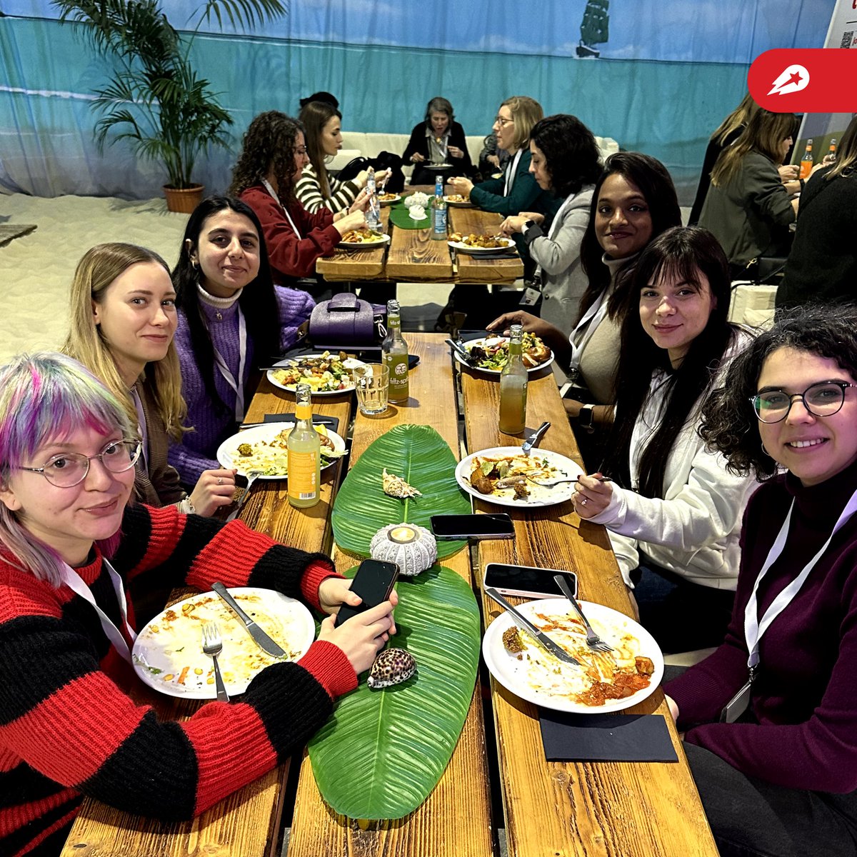 Tech_DH's tweet image. 🙌 Today, we were in Hamburg at #FemTechConf
👩🏽‍💻The biggest Community in the EU for Women in Tech
👋 Thanks to the organizers, our heroes at the booth, Aleksandra Kovachev, Data Science Manager @DeliveryHerocom, and @ShiroTheuri, Sr Director of Engineering @Glovo.

#deliveryhero