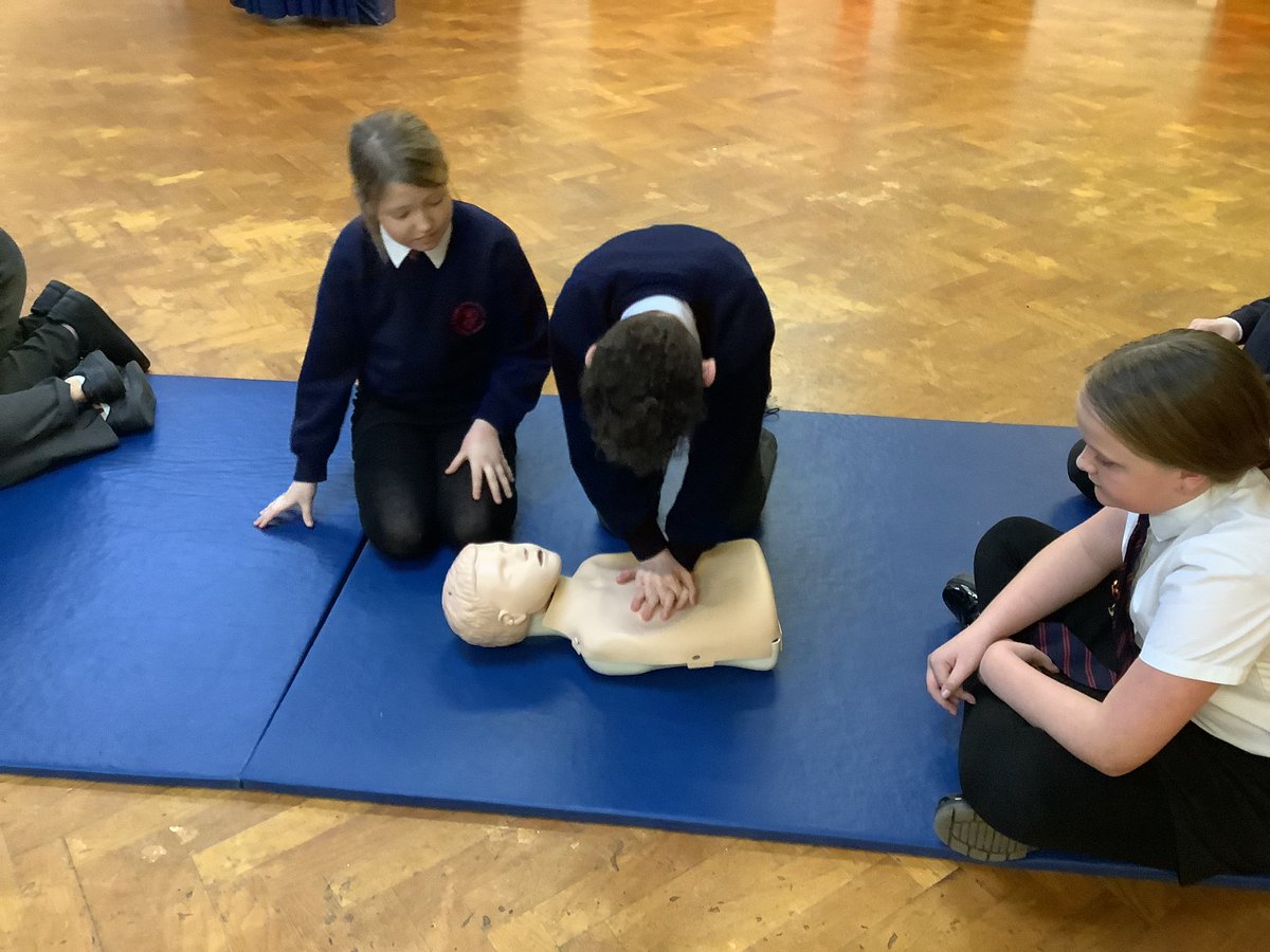 CroxbyPrimary's tweet photo. Year 6 Giraffes 🦒 have learnt some valuable first aid skills. Make sure to ask them about the actions that may need to be taken in the event of an emergency @actfastfirst https://t.co/B42DfThHqB