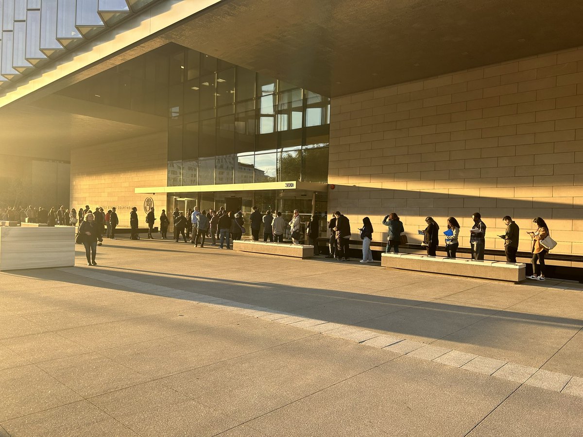 For <a href="/boyleheightsbt/">Boyle Heights Beat</a> : 
My colleague <a href="/andrew___lopez/">Andrew Lopez</a> and I are currently waiting to get into the LA Courthouse to watch the sentencing hearing for José Huízar, disgraced former councilmember. Huízar previously pleaded guilty to multiple corruption charges.