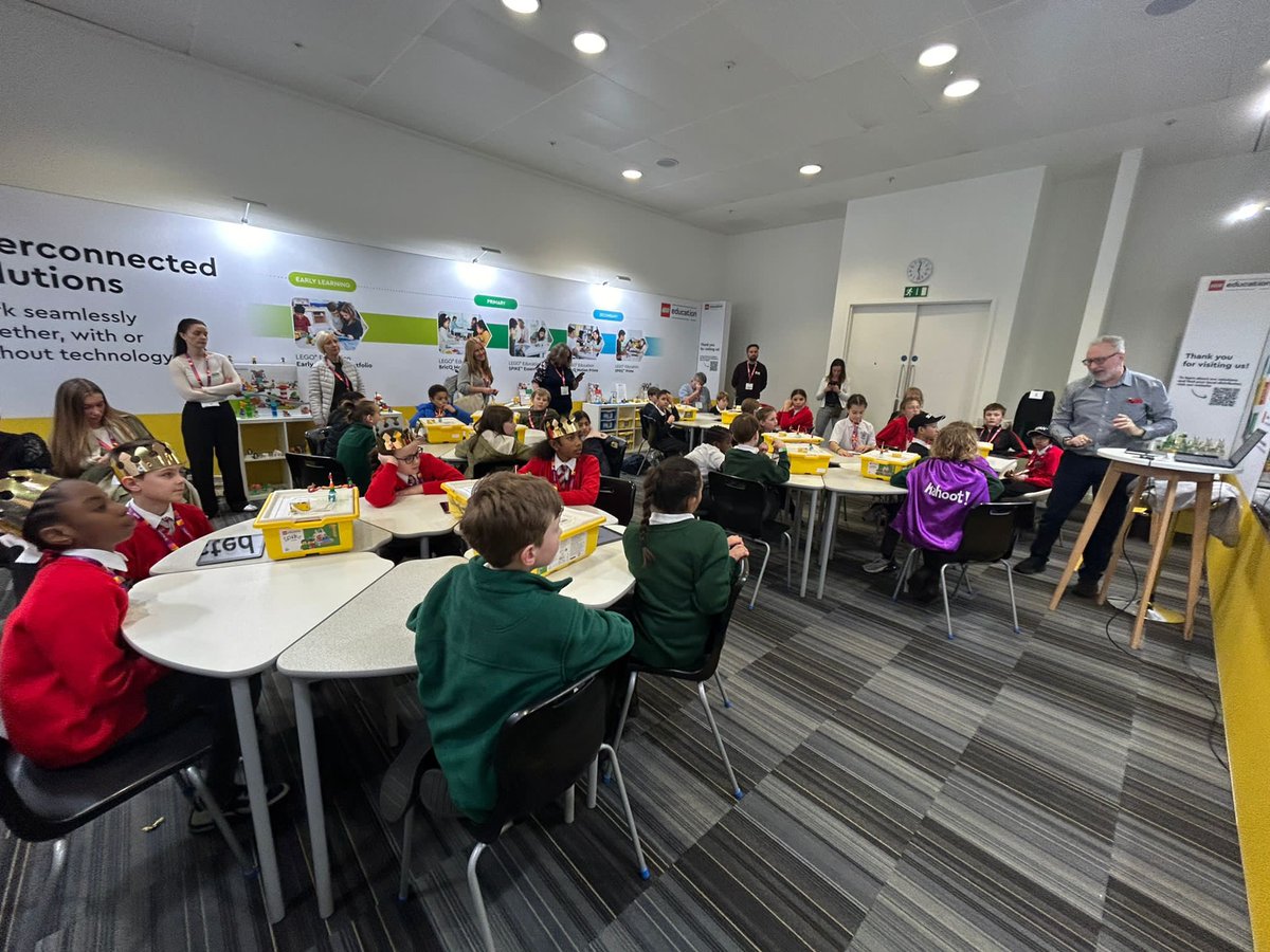 Amazing session using <a href="/LEGO_Group/">LEGO</a> Spike kits delivered to digital leaders from <a href="/IvyChimneys/">Ivy Chimneys Primary</a> <a href="/BuckhurstHillPS/">Buckhurst Hill</a> <a href="/HighBeechPS/">High Beech C of E Primary School</a> <a href="/stjohnssch/">St John’s CE Primary</a> &amp; @herewardps! Great to see the teams coming together to try out new technologies for the classroom!