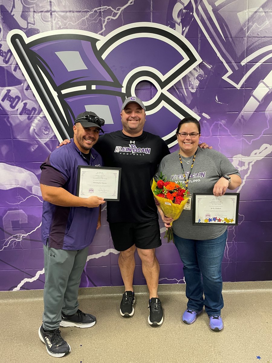 KCAINATHLETICS's tweet image. Our department is so fortunate to have @CAT5AthleteLab &amp;amp; Ms. Kelly Chebret serving our department! Congratulations to our Teacher of the Year and our Paraprofessional of the year! 
#REIGNCAIN #CULTUREOFCOMMITMENT