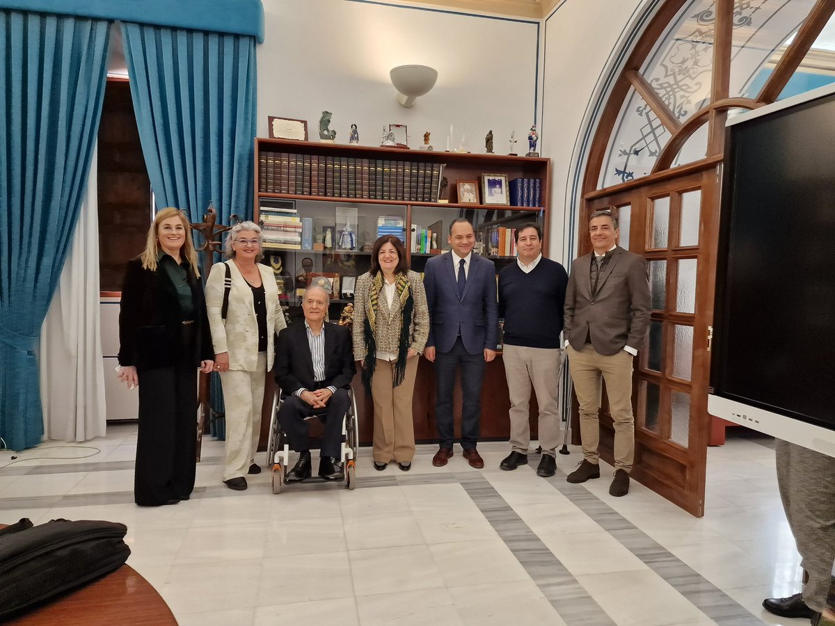 Nuestra presidenta, Teresa López, ha participado en las jornadas organizadas por la <a href="/UCAM/">UCAM Universidad</a> ‘Una universidad, Una Salud’, para acercar el concepto de Una Salud a los alumnos de la Ucam. 

📹Aquí puedes ver un resumen de @populartvmurcia 

youtu.be/c-jNm4SCXkM?si…