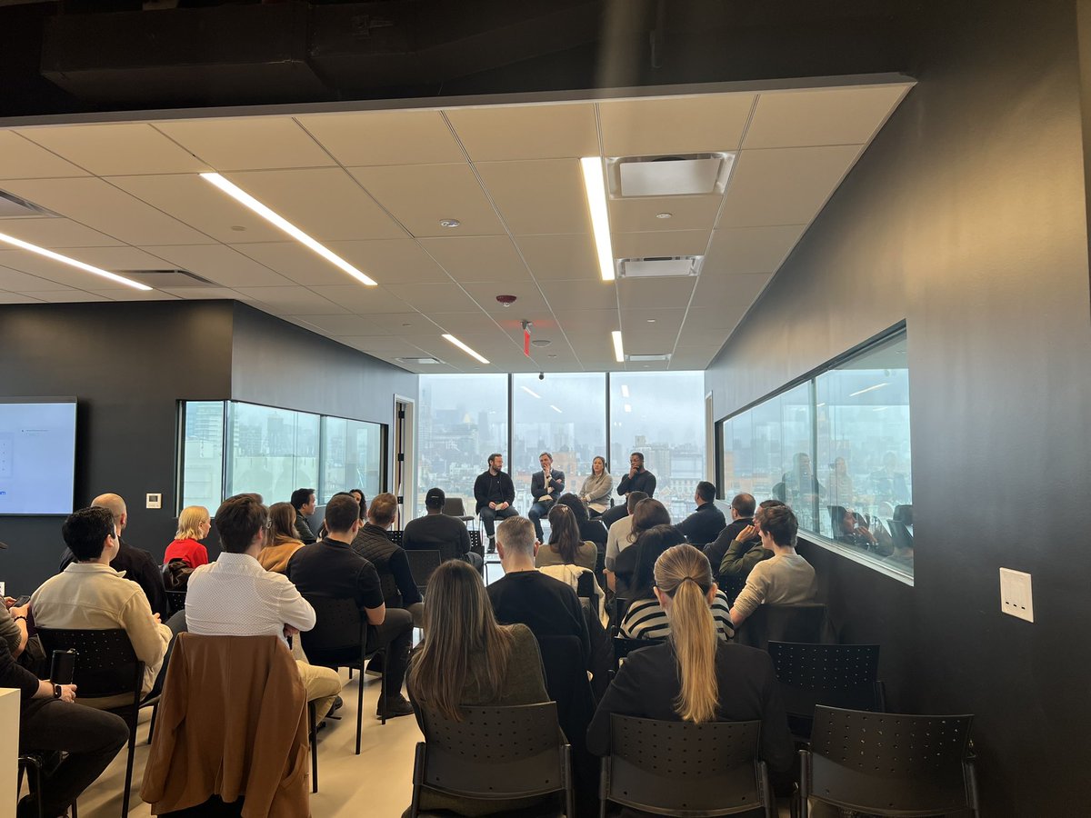 2nd Crypto Policy Bootcamp (this time in NYC) is underway. Just as 🔥 as  last time. Amazing group of attendees, incredible speakers & grateful to  @SolanaFndn / @amiravalliani for hosting + collab