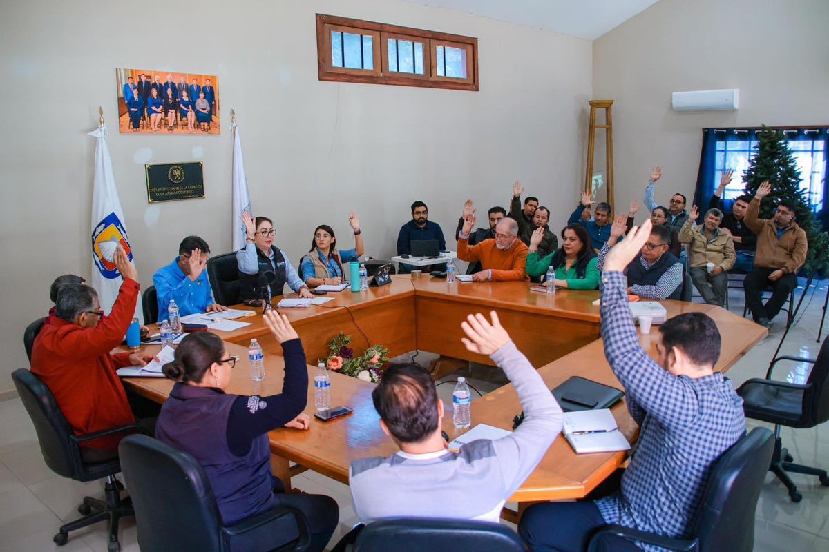 EdithAguilarVi1's tweet photo. El trabajo no para y en la 3ra Sesión Ordinaria de la Comisión Consultiva de Desarrollo Urbano en Mulegé, de presentaron los avances del Plan de Desarrollo Urbano para nuestro municipio. 
(+) 👇🏻 https://t.co/8LLYCCcWGT