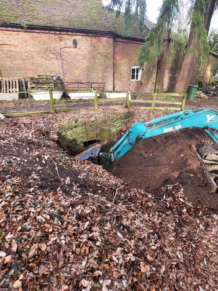 One of the 2024/25 #restoration projects at #PitchfordHall is this underground Georgian plunge pool. Currently seeking to reveal the original entrance and raise funds. Research phase at the moment. #Shropshire #listedbuilding